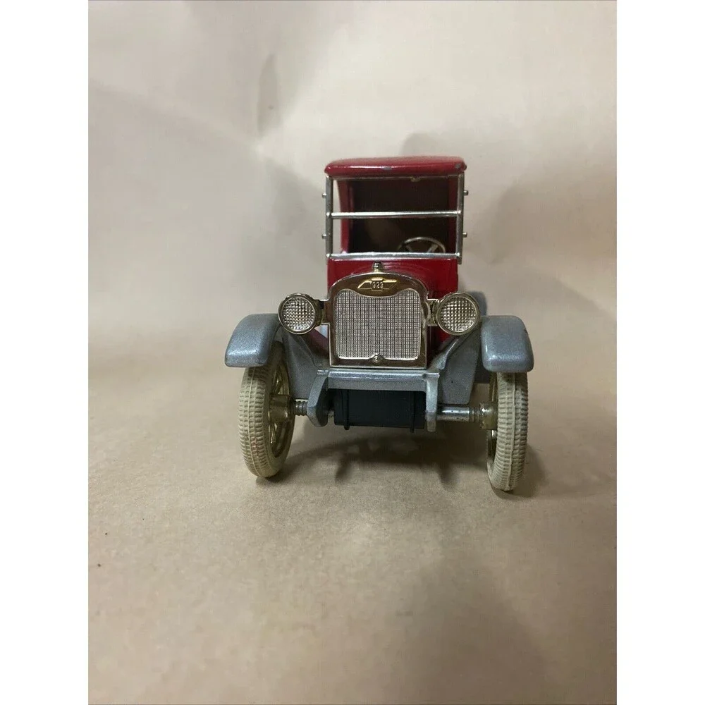 VTG ERTL DIECAST 1923‎ CHEVROLET DELIVERY VAN BANK- WEIL-McLain